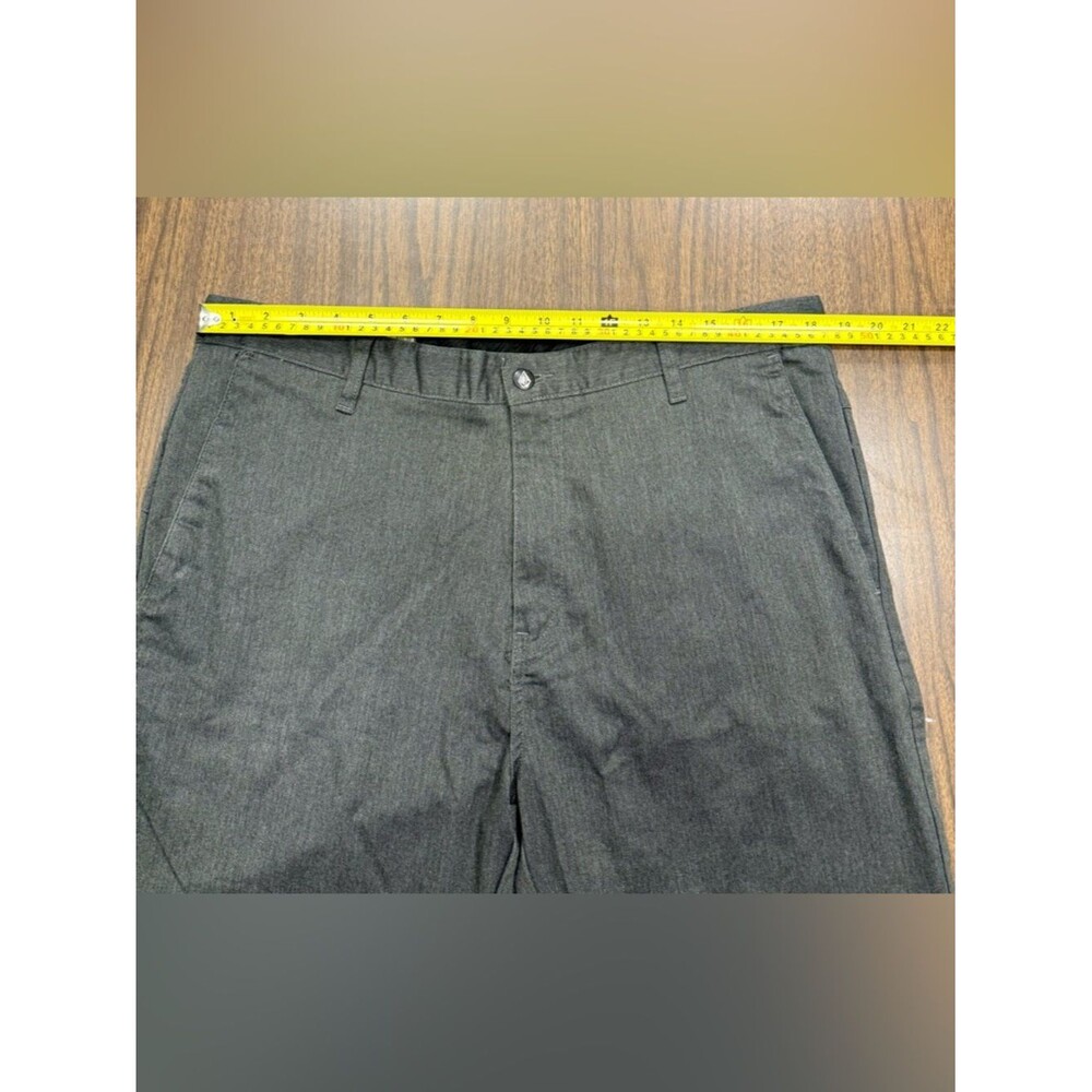 Volcom Men's Dark Gray Flat Front Chino Shorts Size 36 - Picture 7 of 11